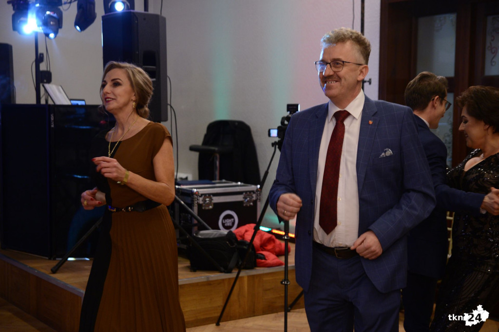 WIDEO: Studniówka koneckiego II LO. To największy bal w regionie!