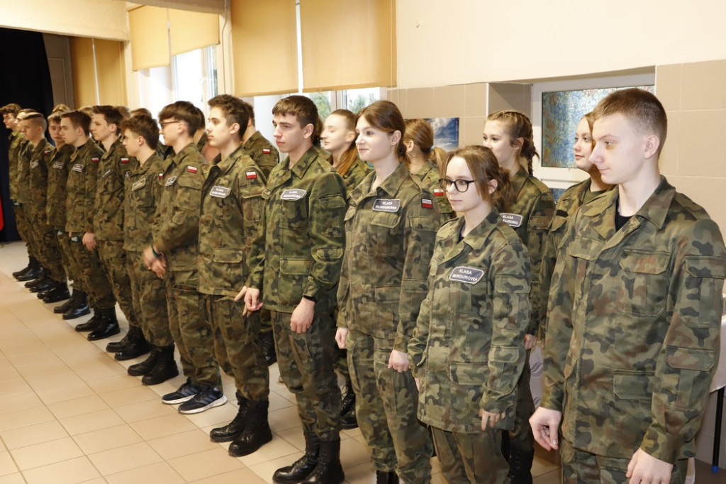 Wielki test sprawnościowy dla uczniów z klas o profilu wojskowym [zdjęcia]