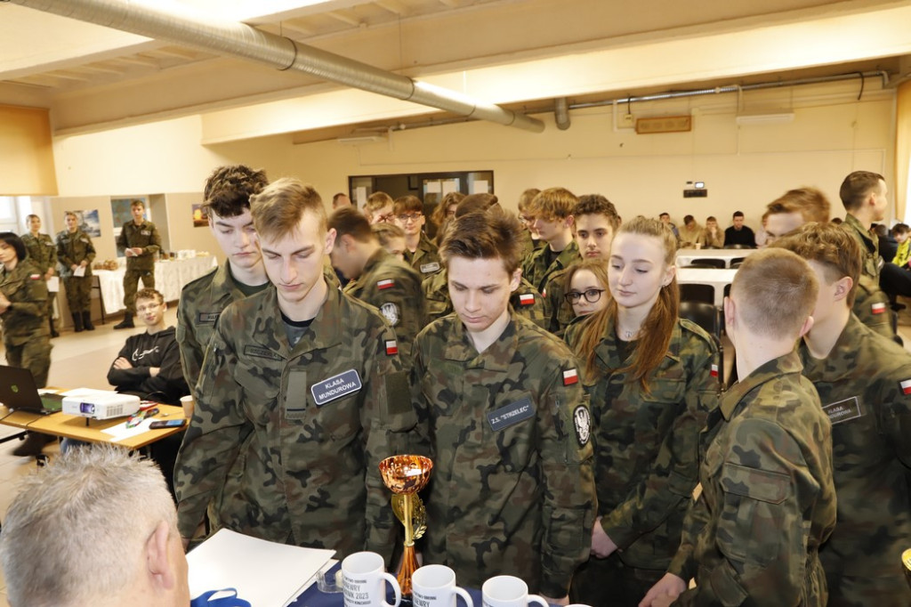 Wielki test sprawnościowy dla uczniów z klas o profilu wojskowym [zdjęcia]