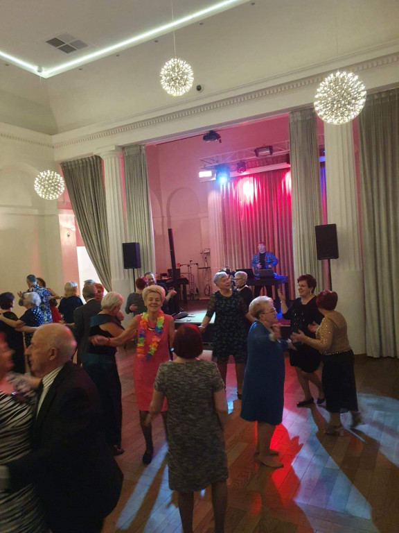 Piękny bal słuchaczy UTW [zdjęcia]