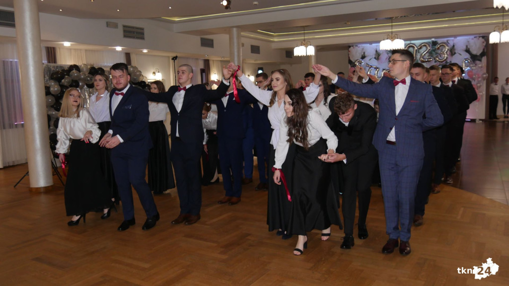 Opoczyńska studniówka w Astorii w Końskich. Była gwiazda disco-polo! [WIDEO, zdjęcia]