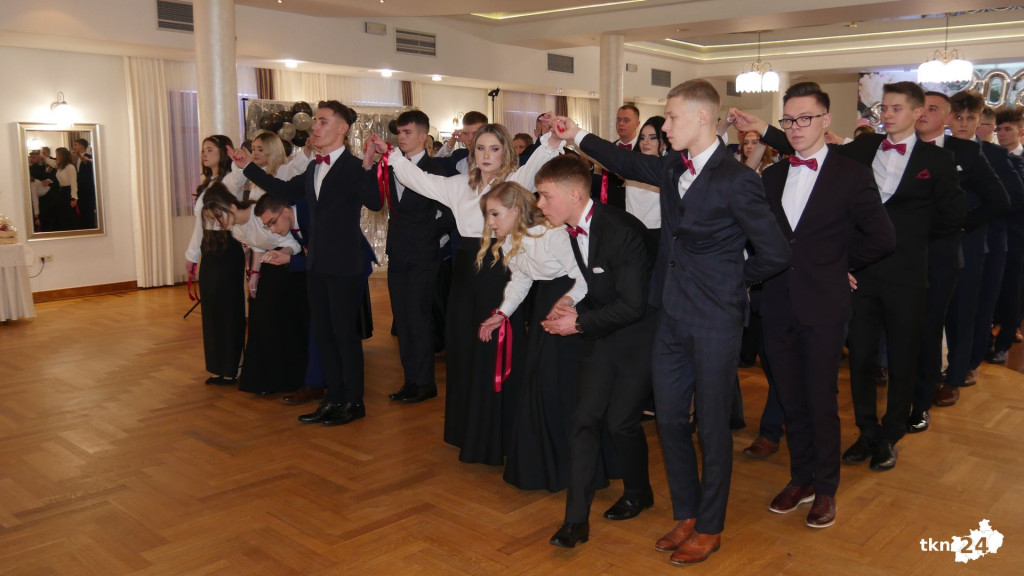 Opoczyńska studniówka w Astorii w Końskich. Była gwiazda disco-polo! [WIDEO, zdjęcia]