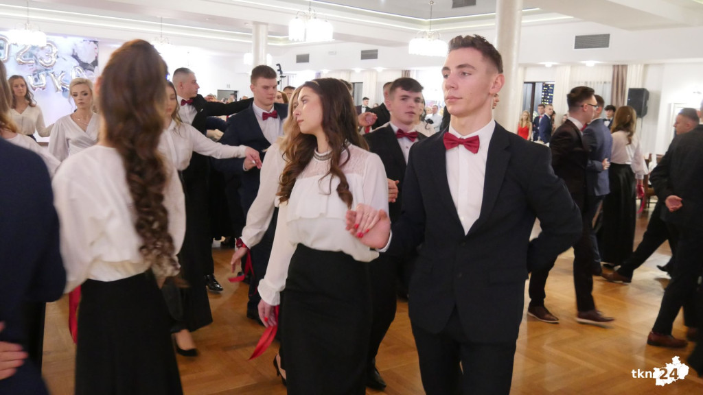 Opoczyńska studniówka w Astorii w Końskich. Była gwiazda disco-polo! [WIDEO, zdjęcia]