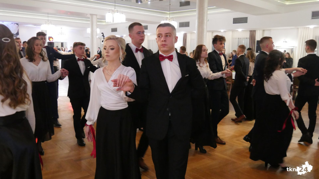 Opoczyńska studniówka w Astorii w Końskich. Była gwiazda disco-polo! [WIDEO, zdjęcia]