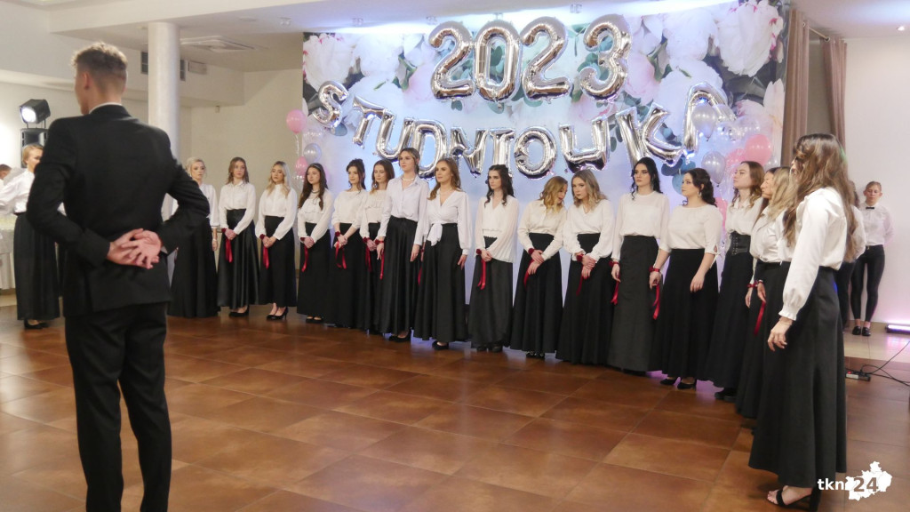 Opoczyńska studniówka w Astorii w Końskich. Była gwiazda disco-polo! [WIDEO, zdjęcia]