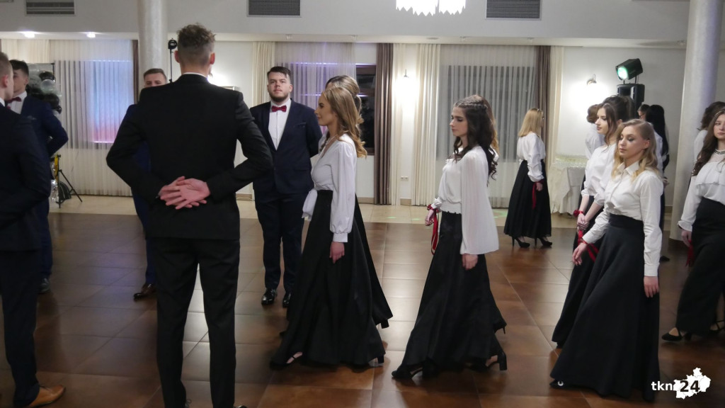 Opoczyńska studniówka w Astorii w Końskich. Była gwiazda disco-polo! [WIDEO, zdjęcia]