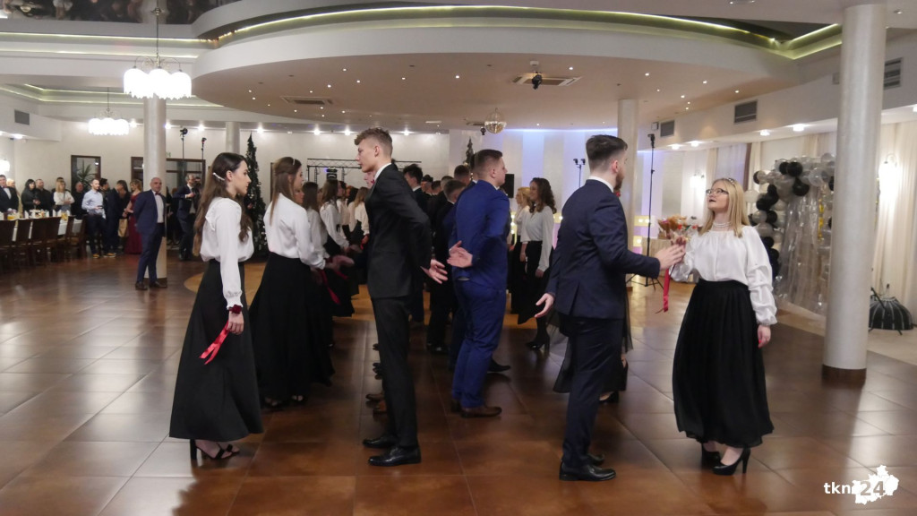 Opoczyńska studniówka w Astorii w Końskich. Była gwiazda disco-polo! [WIDEO, zdjęcia]