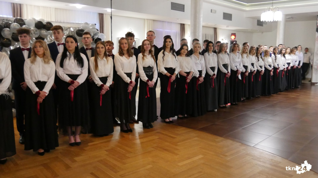 Opoczyńska studniówka w Astorii w Końskich. Była gwiazda disco-polo! [WIDEO, zdjęcia]