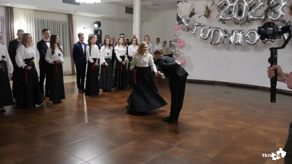 Opoczyńska studniówka w Astorii w Końskich. Była gwiazda disco-polo! [WIDEO, zdjęcia]