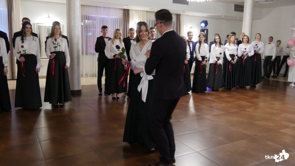 Opoczyńska studniówka w Astorii w Końskich. Była gwiazda disco-polo! [WIDEO, zdjęcia]