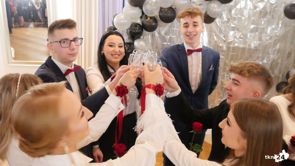 Opoczyńska studniówka w Astorii w Końskich. Była gwiazda disco-polo! [WIDEO, zdjęcia]