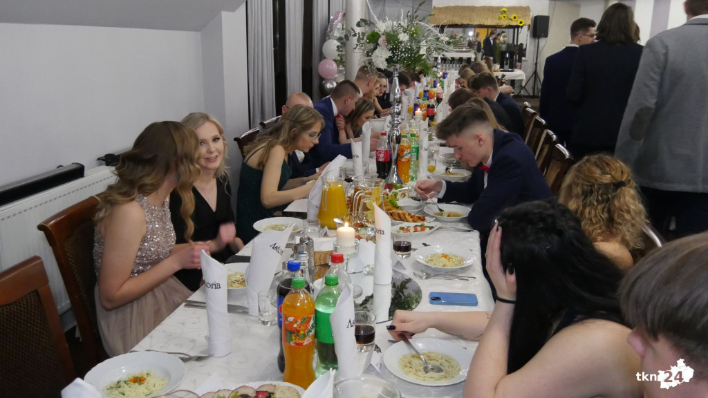 Opoczyńska studniówka w Astorii w Końskich. Była gwiazda disco-polo! [WIDEO, zdjęcia]