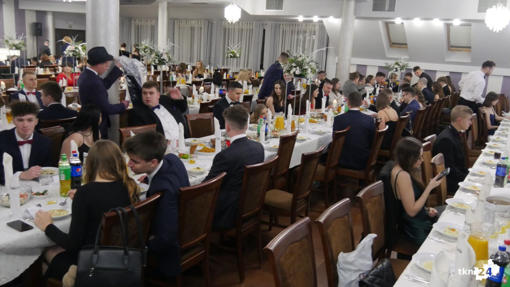 Opoczyńska studniówka w Astorii w Końskich. Była gwiazda disco-polo! [WIDEO, zdjęcia]