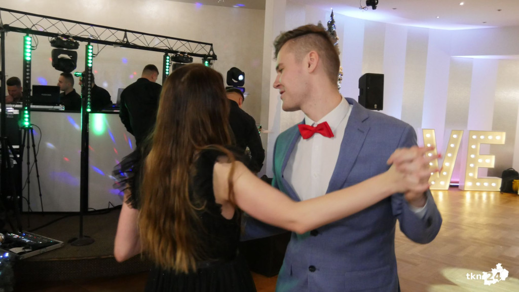 Opoczyńska studniówka w Astorii w Końskich. Była gwiazda disco-polo! [WIDEO, zdjęcia]