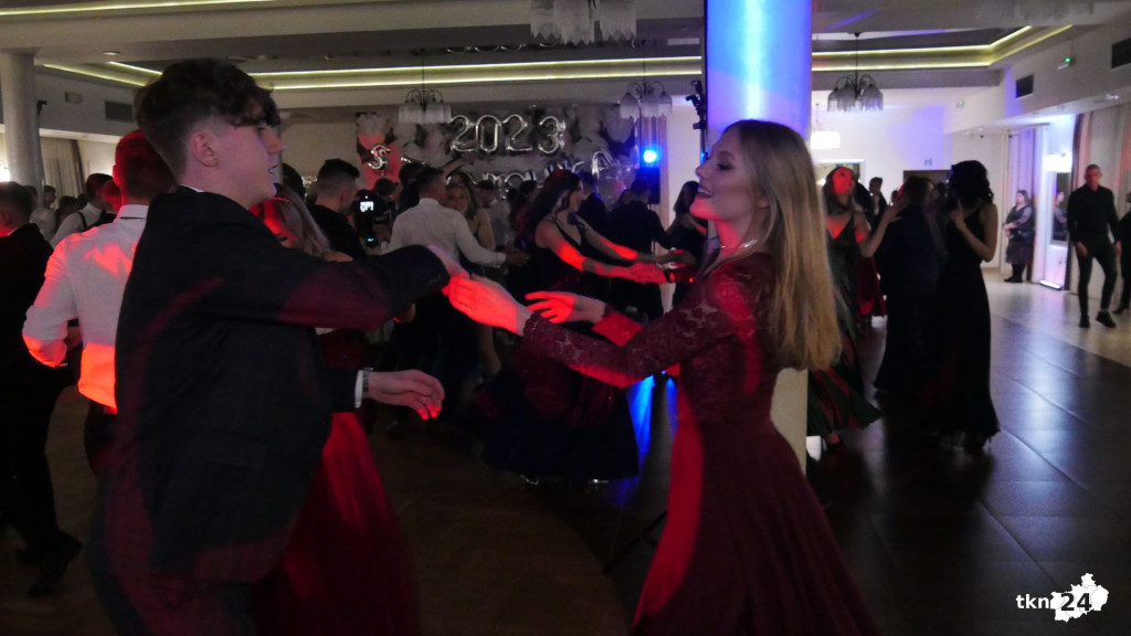 Opoczyńska studniówka w Astorii w Końskich. Była gwiazda disco-polo! [WIDEO, zdjęcia]