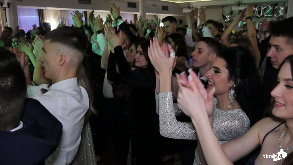 Opoczyńska studniówka w Astorii w Końskich. Była gwiazda disco-polo! [WIDEO, zdjęcia]
