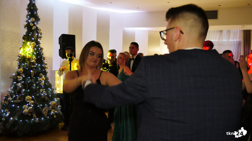 Opoczyńska studniówka w Astorii w Końskich. Była gwiazda disco-polo! [WIDEO, zdjęcia]