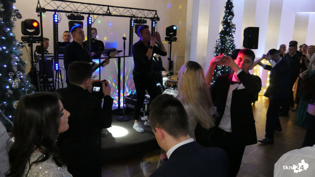 Opoczyńska studniówka w Astorii w Końskich. Była gwiazda disco-polo! [WIDEO, zdjęcia]