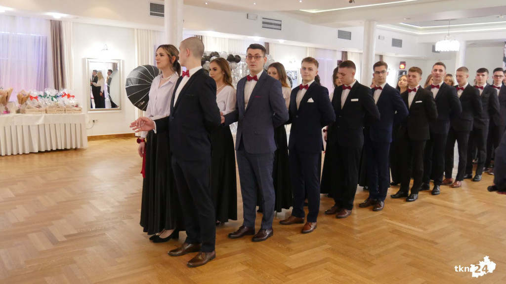 Opoczyńska studniówka w Astorii w Końskich. Była gwiazda disco-polo! [WIDEO, zdjęcia]