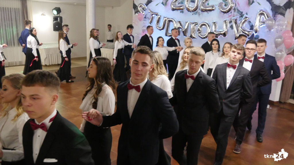 Opoczyńska studniówka w Astorii w Końskich. Była gwiazda disco-polo! [WIDEO, zdjęcia]