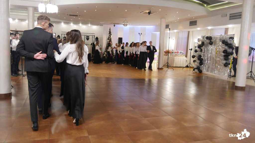 Opoczyńska studniówka w Astorii w Końskich. Była gwiazda disco-polo! [WIDEO, zdjęcia]