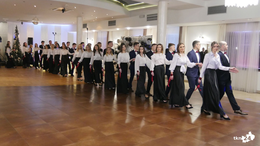 Opoczyńska studniówka w Astorii w Końskich. Była gwiazda disco-polo! [WIDEO, zdjęcia]