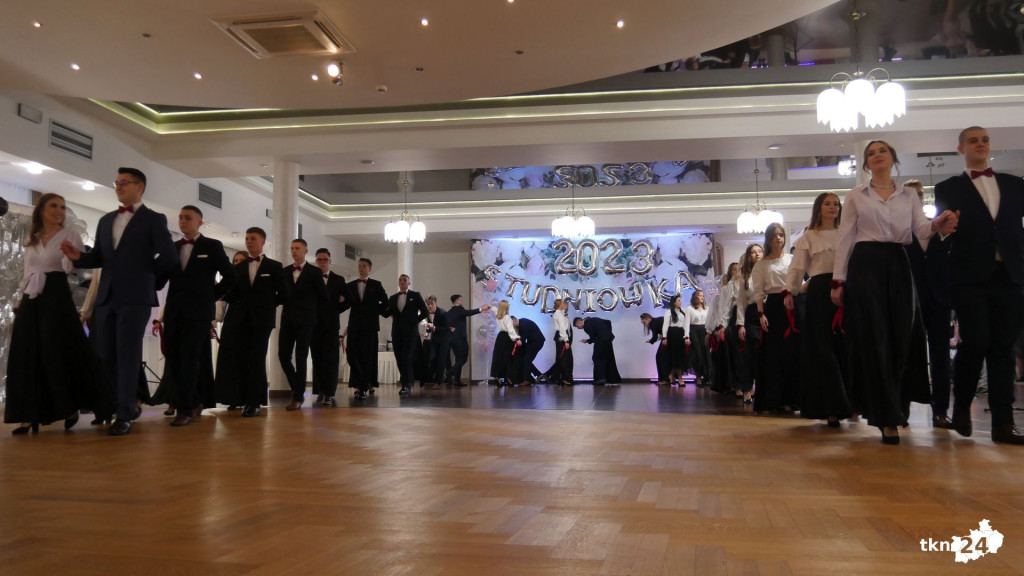 Opoczyńska studniówka w Astorii w Końskich. Była gwiazda disco-polo! [WIDEO, zdjęcia]