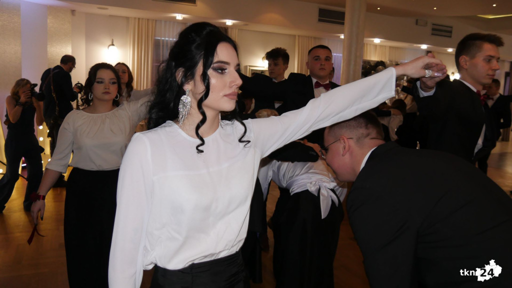 Opoczyńska studniówka w Astorii w Końskich. Była gwiazda disco-polo! [WIDEO, zdjęcia]