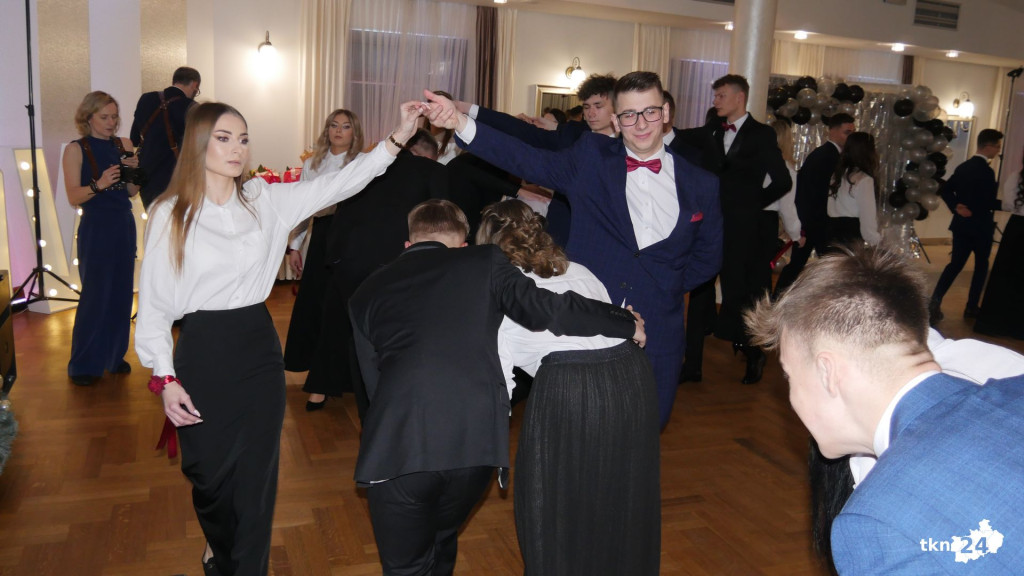 Opoczyńska studniówka w Astorii w Końskich. Była gwiazda disco-polo! [WIDEO, zdjęcia]