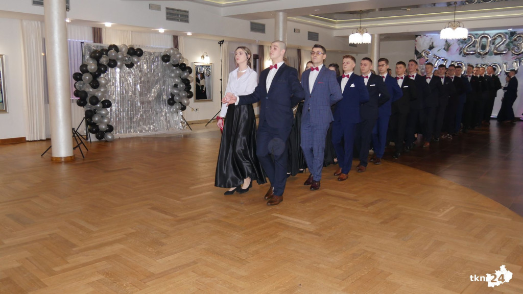 Opoczyńska studniówka w Astorii w Końskich. Była gwiazda disco-polo! [WIDEO, zdjęcia]