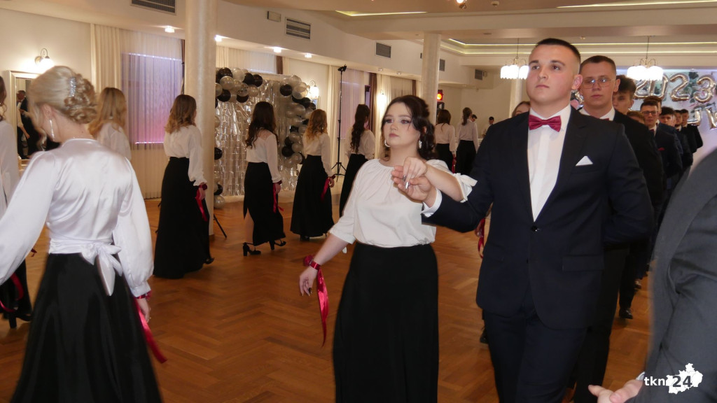 Opoczyńska studniówka w Astorii w Końskich. Była gwiazda disco-polo! [WIDEO, zdjęcia]