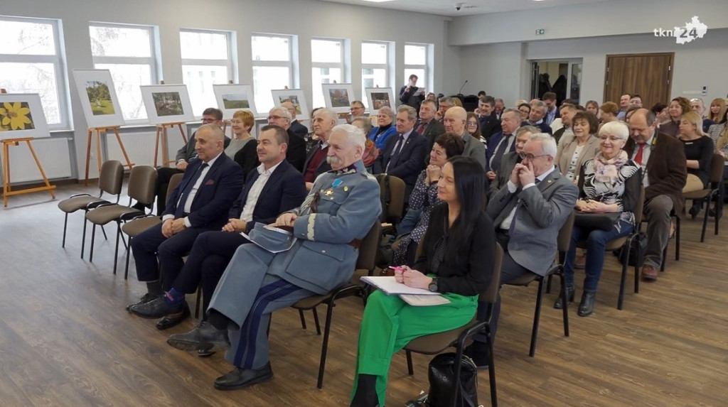 Pasieka w obiektywie. Rozstrzygnięto fotograficzny konkurs [wideo, zdjęcia]