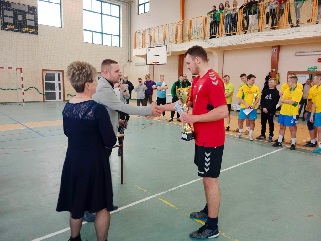 GLKS Fałków najlepszy na turnieju w Żarnowie [zdjęcia]