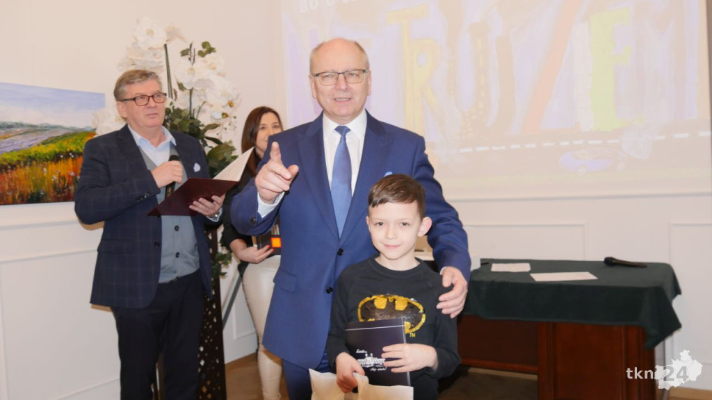 Młodzi plastycy zwrócili uwagę na problem zanieczyszczeń powietrza [wideo, zdjęcia]