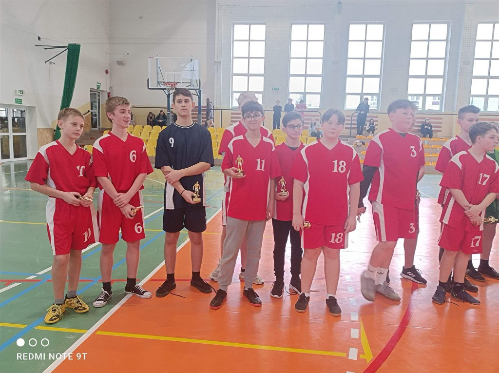 Piłkarskie i koszykarskie zmagania o Puchar Burmistrza Stąporkowa