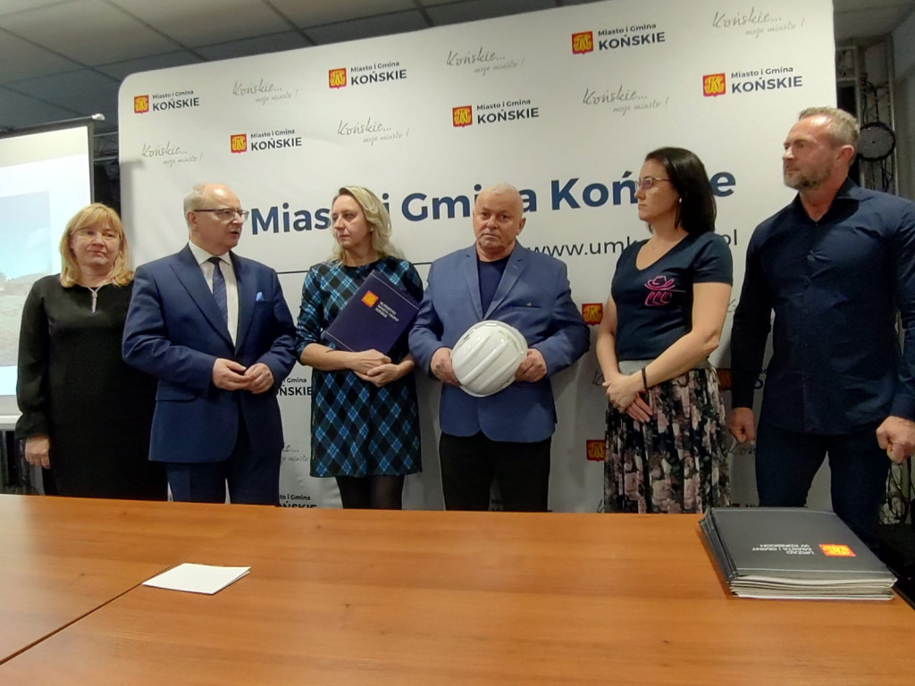 Wielka radość w sołectwach! Gmina Końskie uzbroi je w świetlice [wideo, zdjęcia]