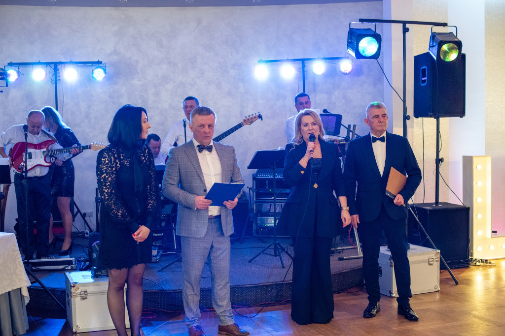 Pomagali i bawili się podczas V Balu Charytatywnego [zdjęcia]
