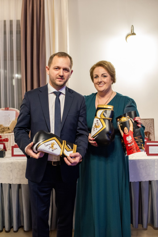 Pomagali i bawili się podczas V Balu Charytatywnego [zdjęcia]