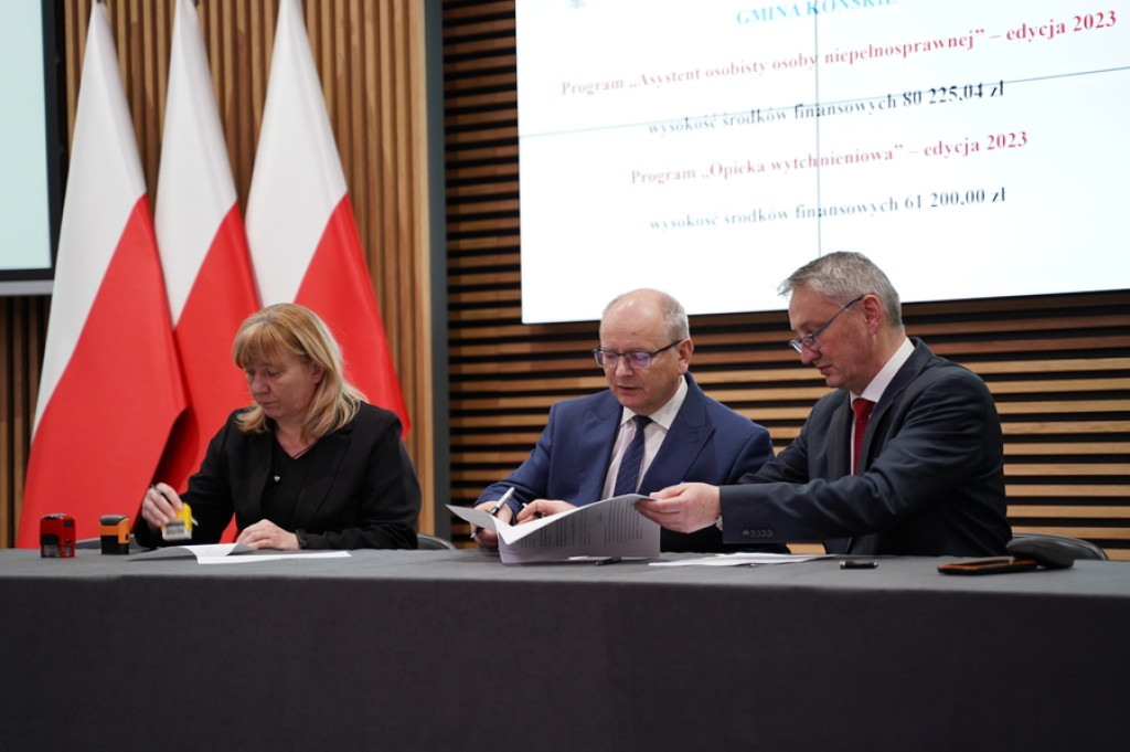Końskie, Stąporków, Słupia Konecka i Gowarczów z dotacjami