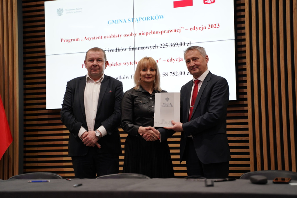 Końskie, Stąporków, Słupia Konecka i Gowarczów z dotacjami