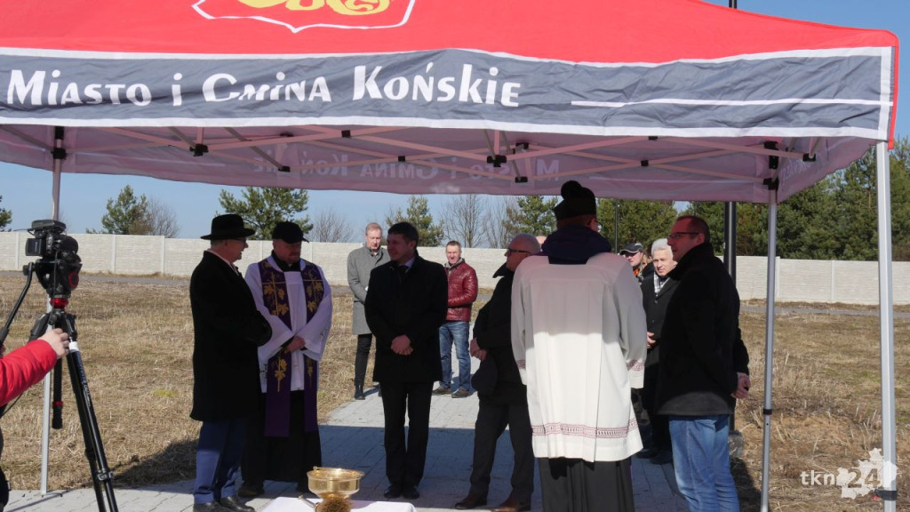 Nowy cmentarz w Końskich już poświęcony! Znamy cennik [wideo, zdjęcia]