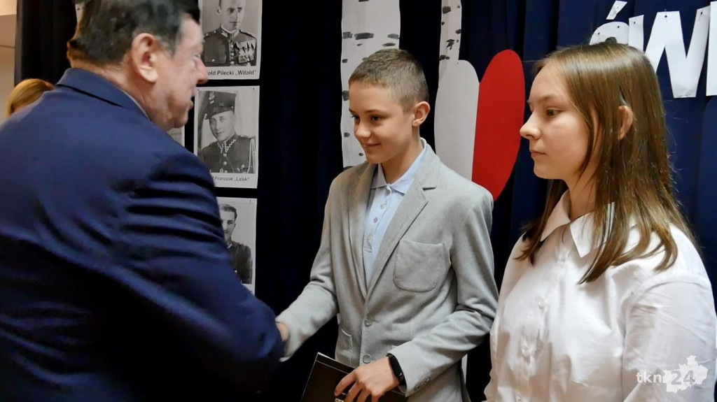Tropem Wilczym. V Marszobieg Pamięci w Końskich i rozstrzygnięcie gminnych konkursów [wideo, zdjęcia]