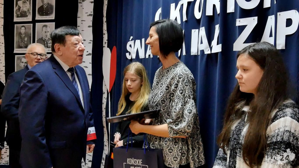 Tropem Wilczym. V Marszobieg Pamięci w Końskich i rozstrzygnięcie gminnych konkursów [wideo, zdjęcia]