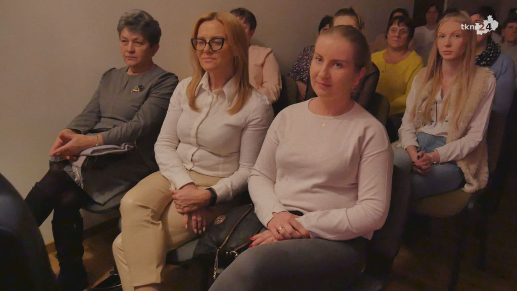 Zuzanna śpiewała piosenki na Dzień Kobiet w Gowarczowie [wideo, zdjęcia]