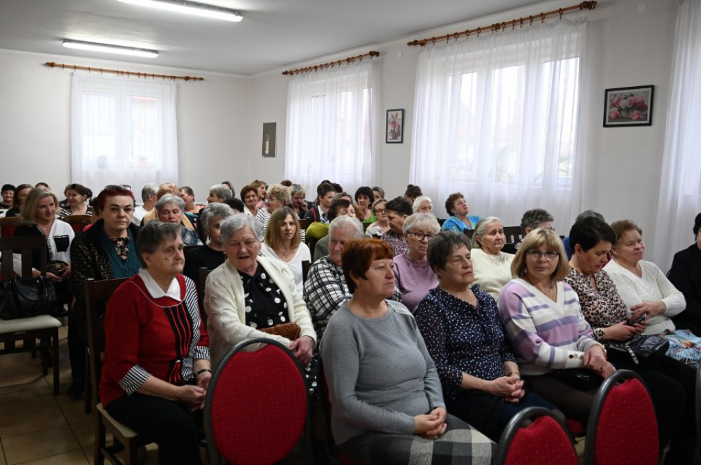 Bartek Wrona na Dzień Kobiet w gminie Słupia Konecka [zdjęcia]