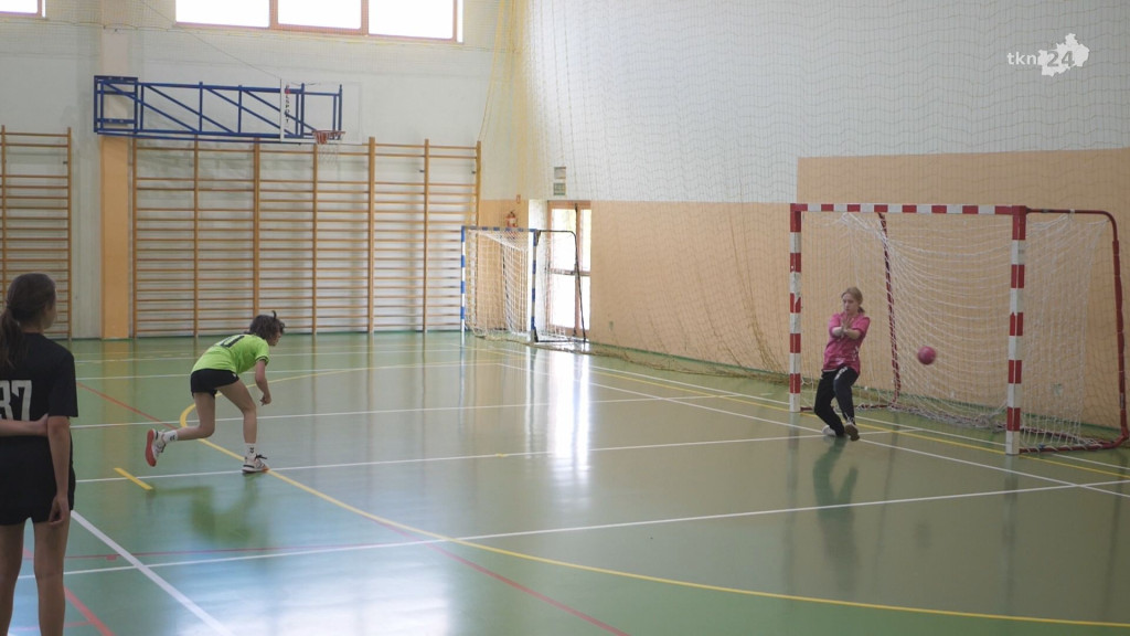 UKS Olimpia Końskie przegrywa z Koroną Handball [wideo, zdjęcia]