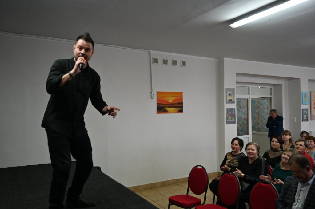 Bartek Wrona na Dzień Kobiet w gminie Słupia Konecka [zdjęcia]