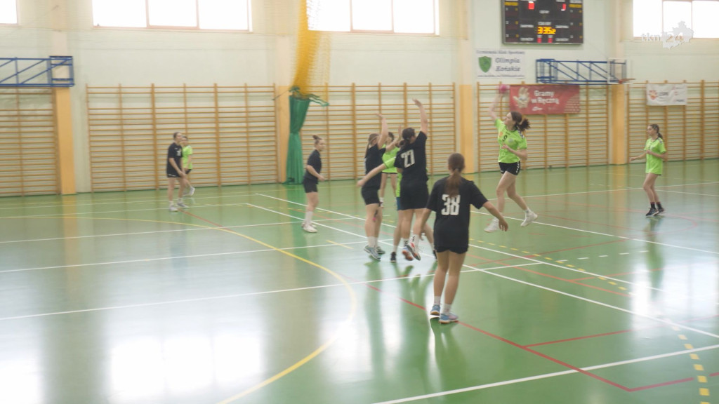 UKS Olimpia Końskie przegrywa z Koroną Handball [wideo, zdjęcia]