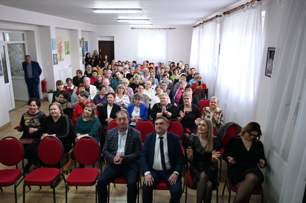 Bartek Wrona na Dzień Kobiet w gminie Słupia Konecka [zdjęcia]