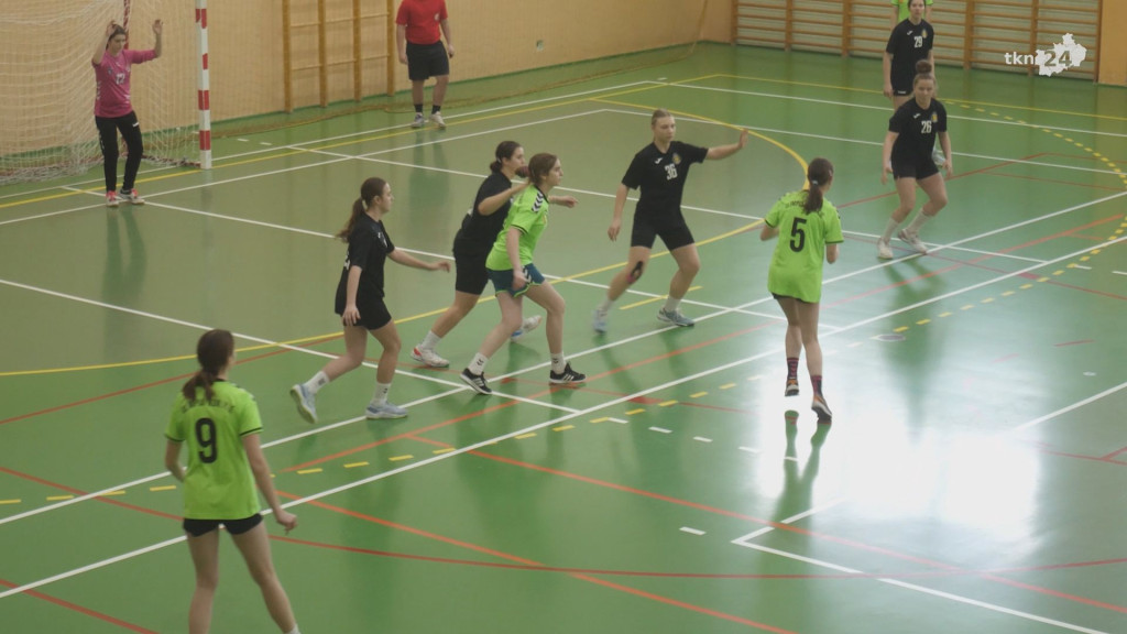 UKS Olimpia Końskie przegrywa z Koroną Handball [wideo, zdjęcia]